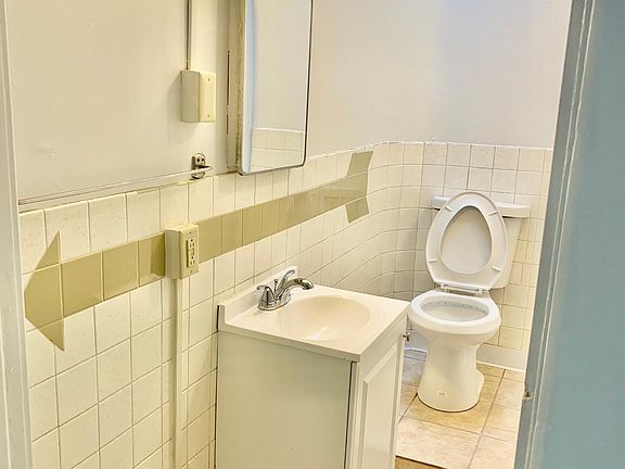 5th image of 24 W Chester Pike Floor 2
