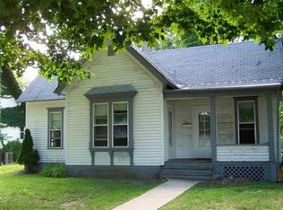 414 S McArthur St, Macomb, IL 61455