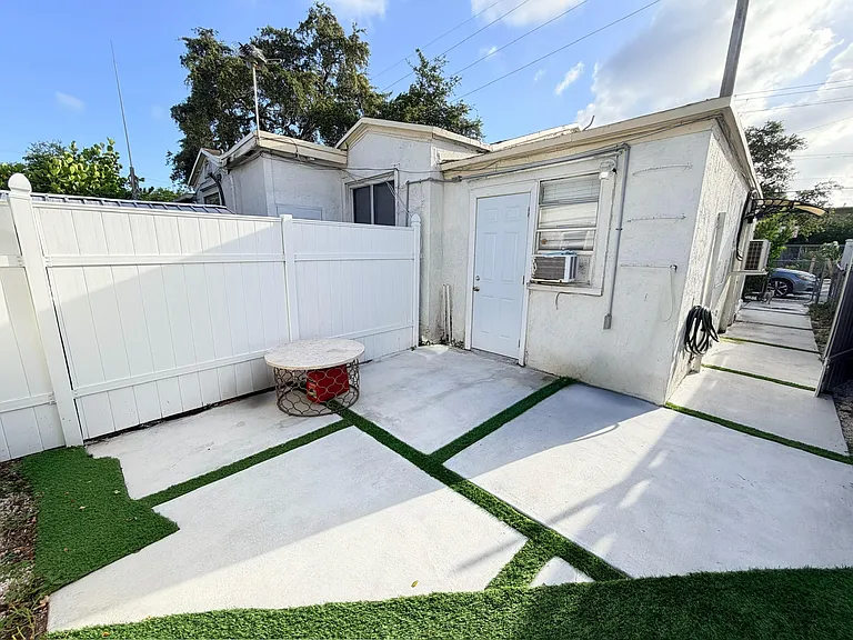 211 NW 43rd Ave #211B — Photo 4