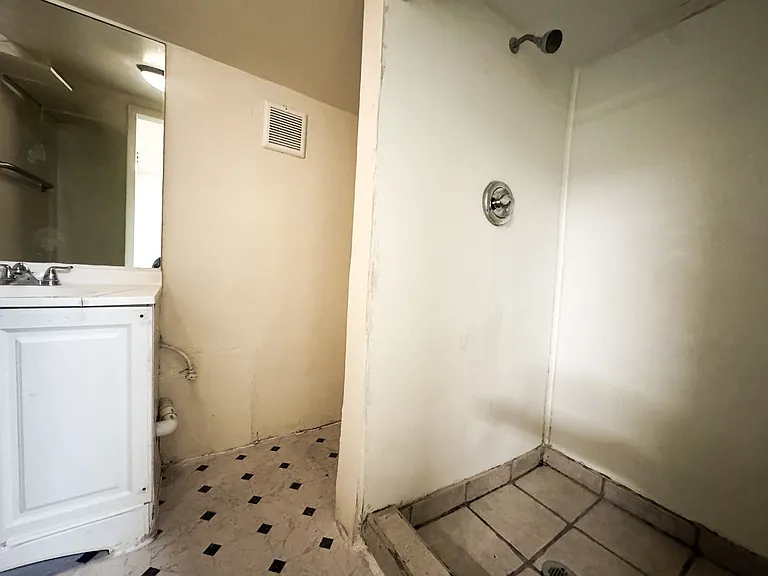 143 S 4th Ave #1 — Photo 9