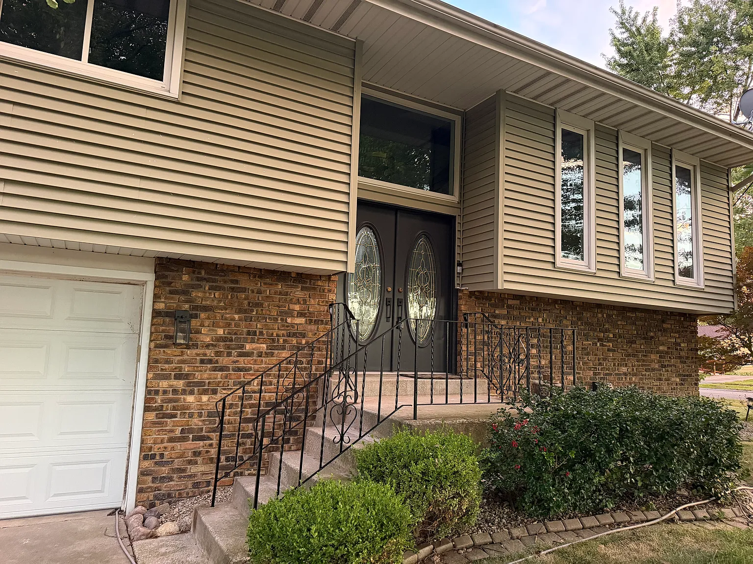 3 bed, 1900 sqft, $3,250 — Photo 3