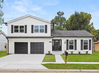 3889 Chriswood Ln, Harvey, LA 70058