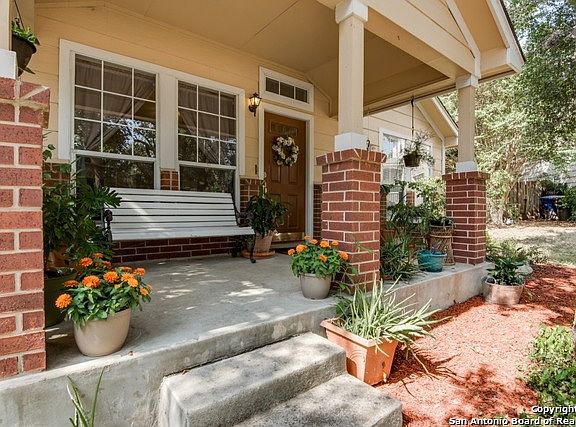 4th image of 8742 Melrose