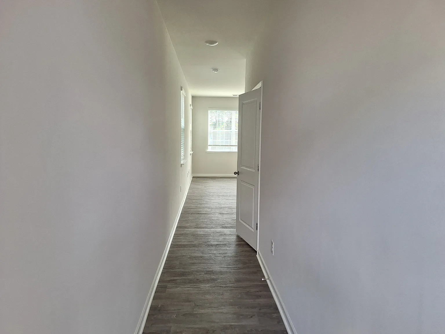 4 bed, 2.5 bath, 1658 sqft, $2,300 — Photo 3