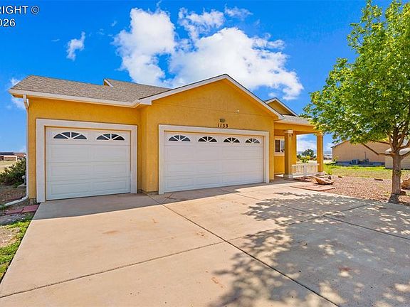2nd image of 1133 E Ivanhoe Dr