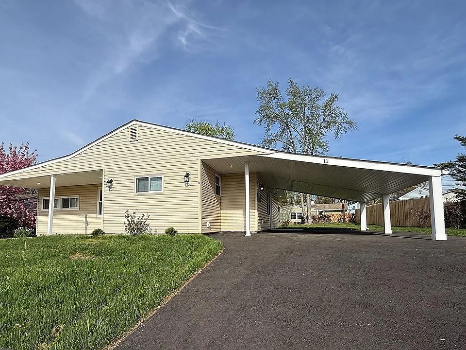 1st image of 16 Barberry Ln