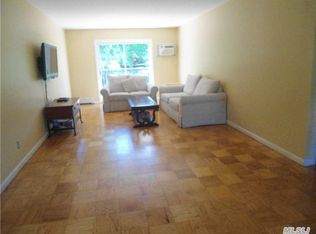 503 Towne House Vlg, Islandia, NY 11749