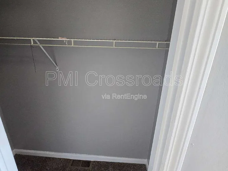 153 S Cypress Ave — Photo 36