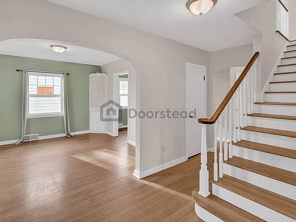 5th image of 4122 S Thompson Ave