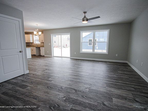 4th image of 621 Muirfield Dr #21