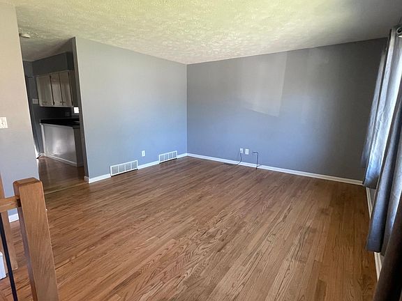 5th image of 7723 Curtis Ave