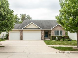 5119 Walnut Ridge Dr, Des Moines, IA 50317