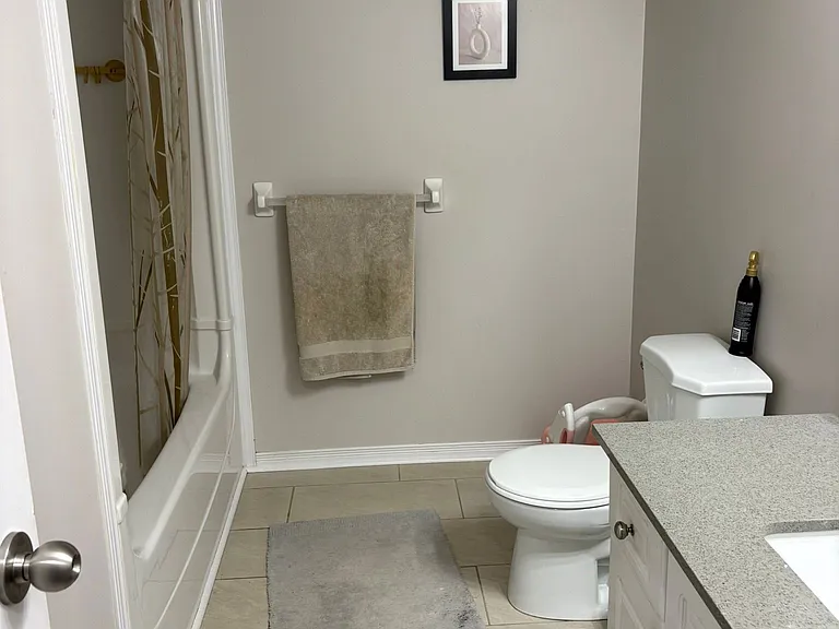 42 N Foxglove Cres — Photo 17
