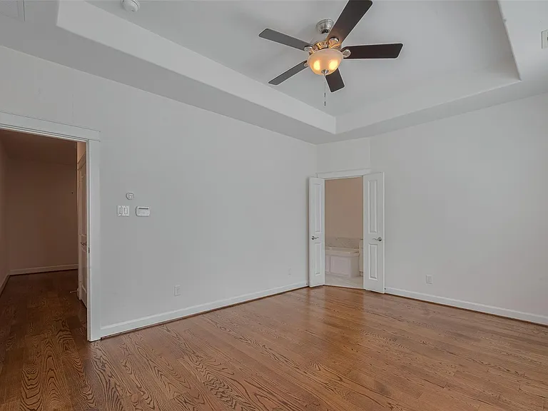 854 W 20th St — Photo 34