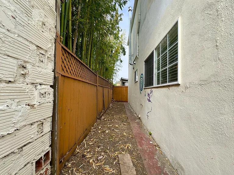 1342 Hearst Ave #B — Photo 23