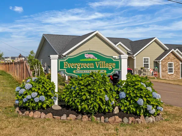 25 Red Fox Ct #1, Charlottetown, PE C1E 3K5