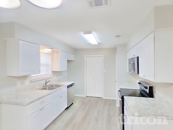 5th image of 1304 Farley Dr