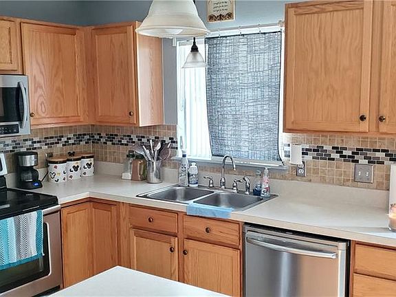 5th image of 919 Halifax Dr