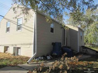 1924 W Q St, Lincoln, NE 68528