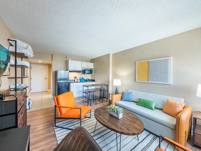 Reno Regency Apartments — Photo 11