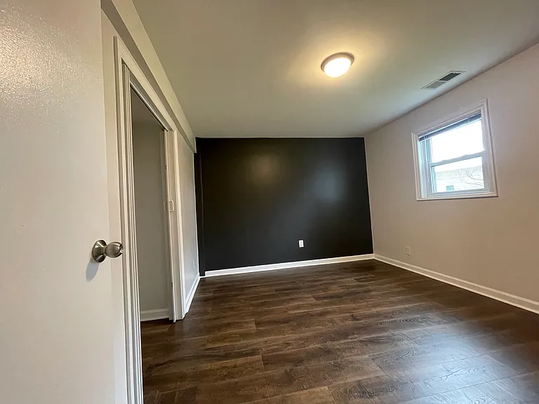 Elmwood Dr — Photo 11