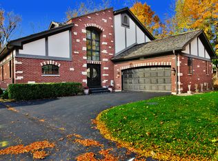 3 Abbotsford Dr, Lincolnshire, IL 60069