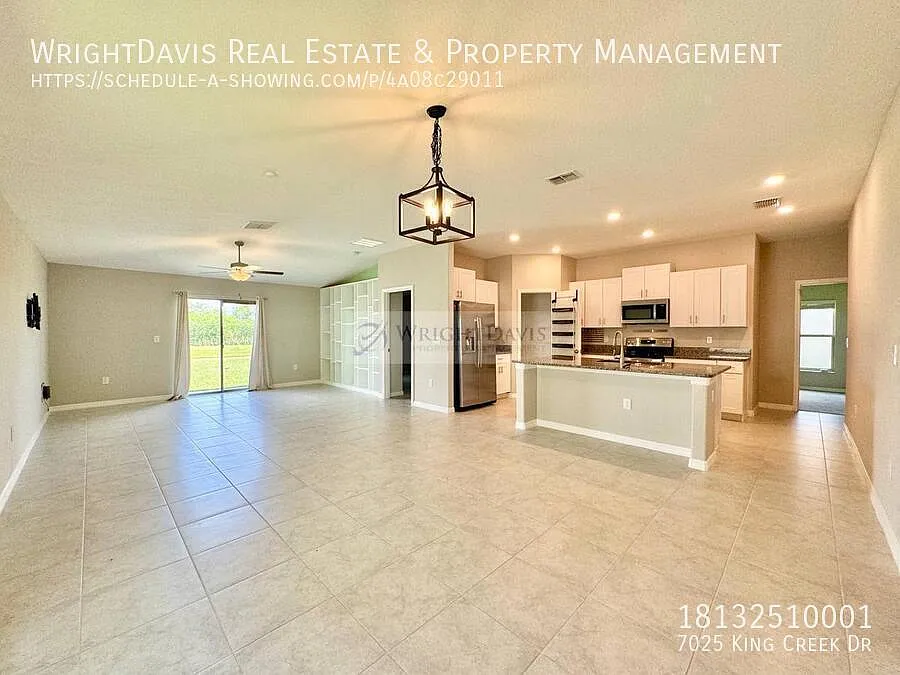 Stunning 4/2 Home in Sun City Center! — Photo 3
