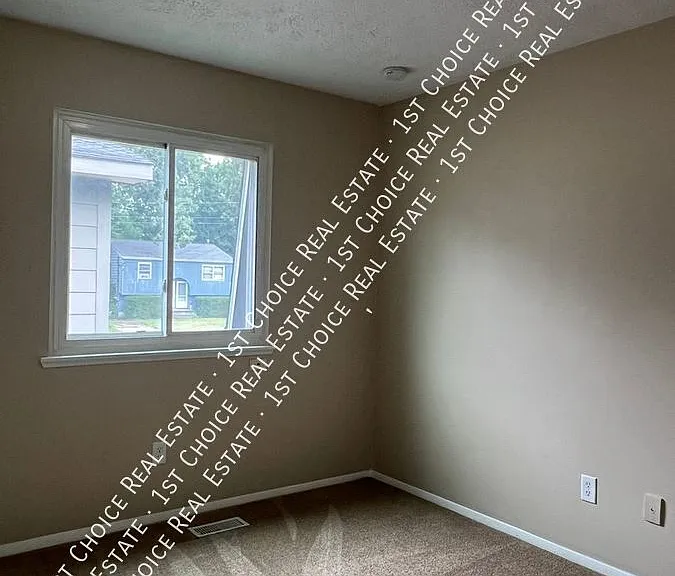 4447 Harding Ave — Photo 10