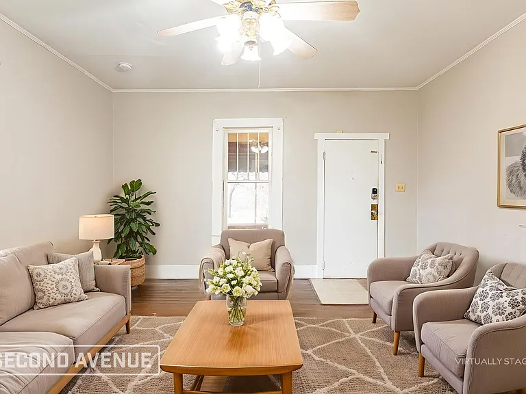 3401 Hickory Ave SW — Photo 2