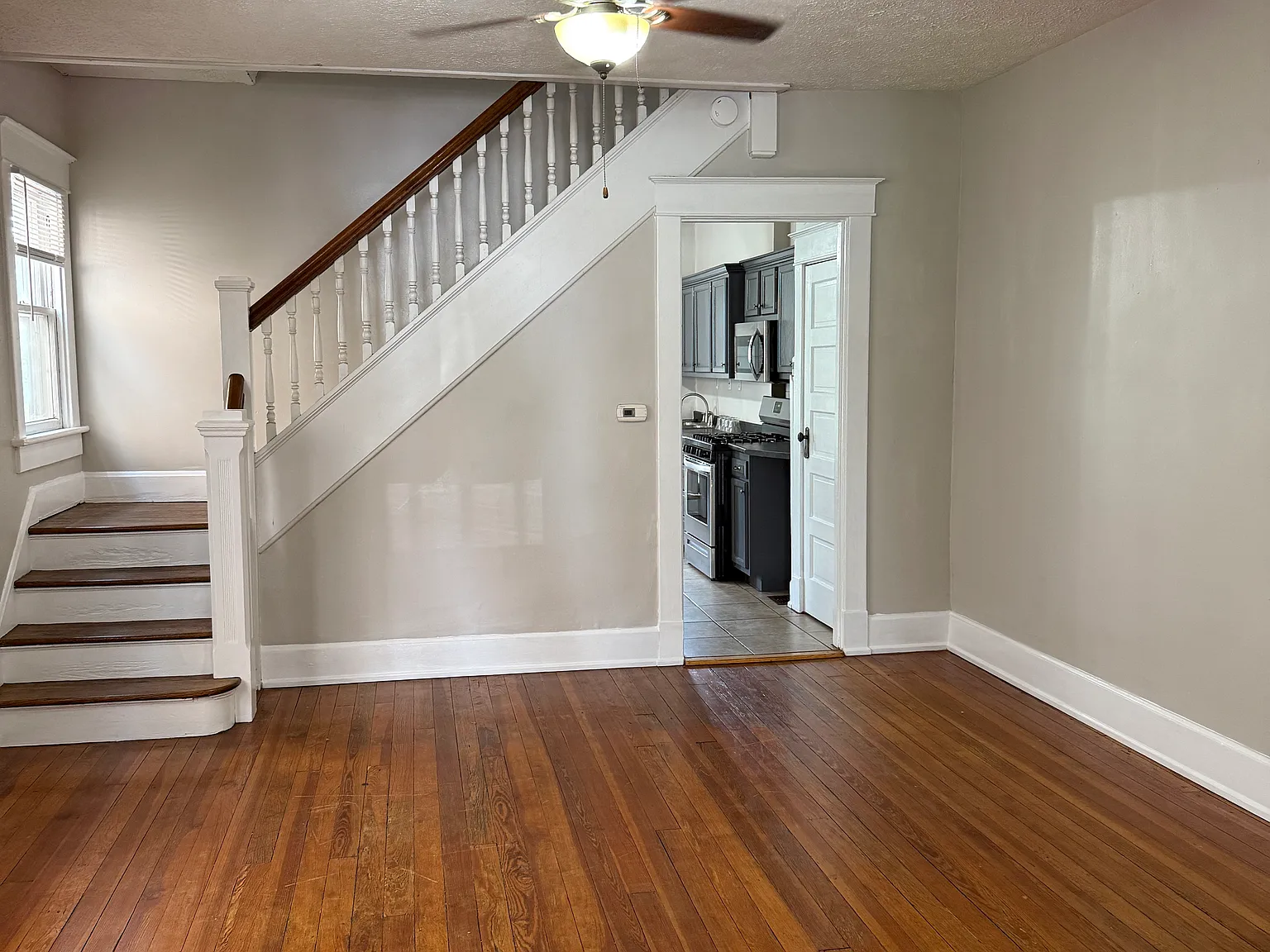 3 bed, 2.5 bath, 2100 sqft, $2,000 — Photo 3