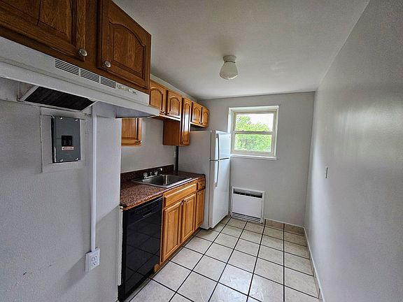 3rd image of 1978 Delaware Ave #6
