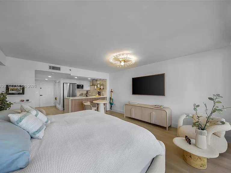 540 Brickell Key Dr #809 — Photo 6