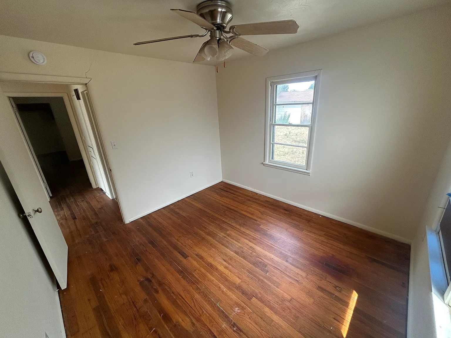 3 bed, 1000 sqft, $1,000 — Photo 4