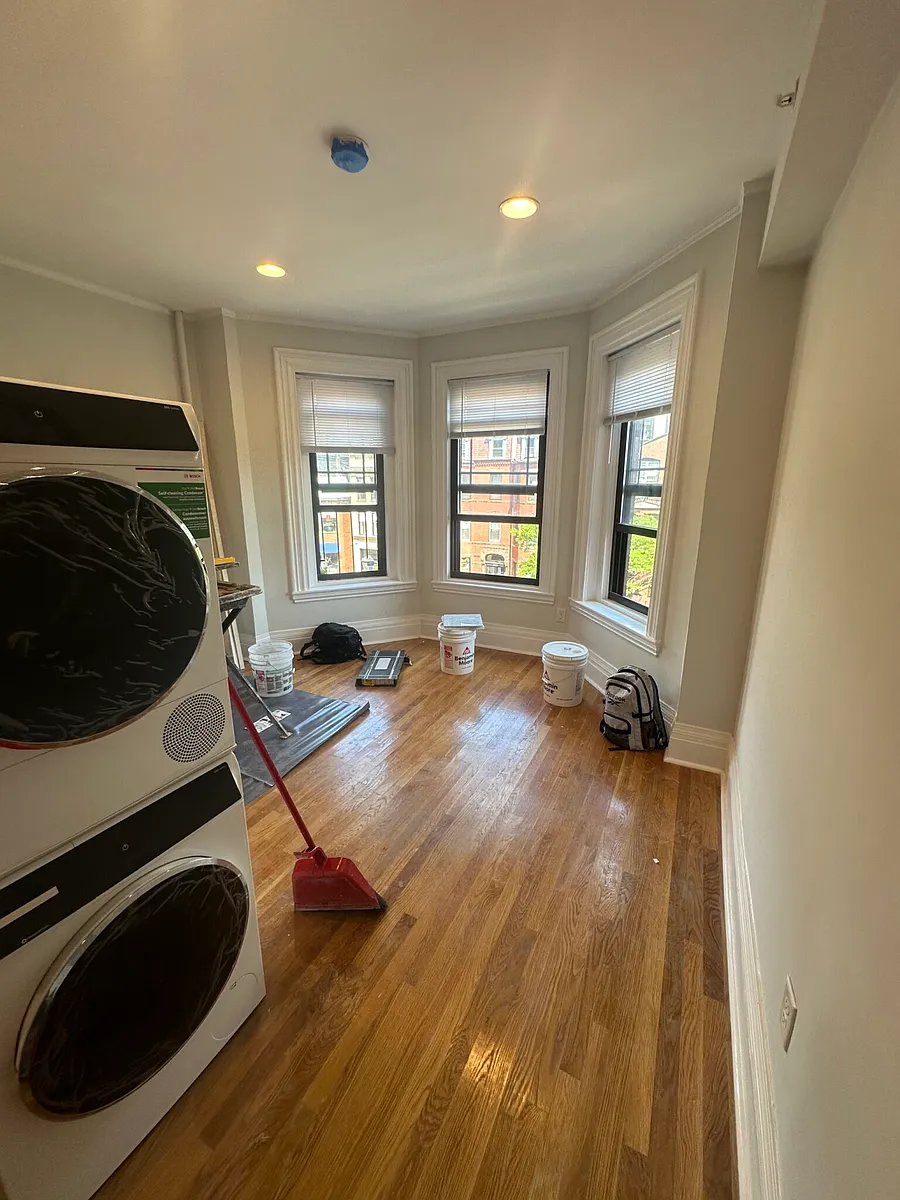 Building Photo - 270 Newbury St #7