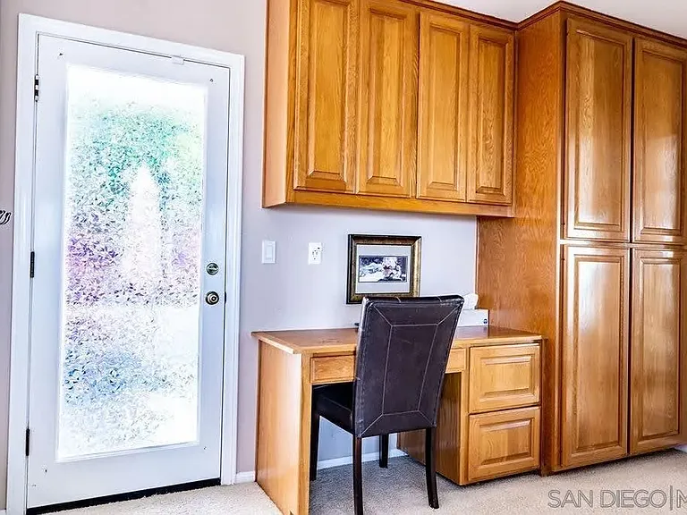2110 Locust St — Photo 16