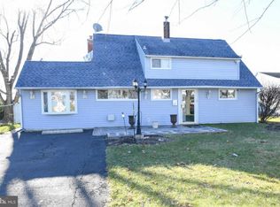 40 Inland Rd, Levittown, PA 19057