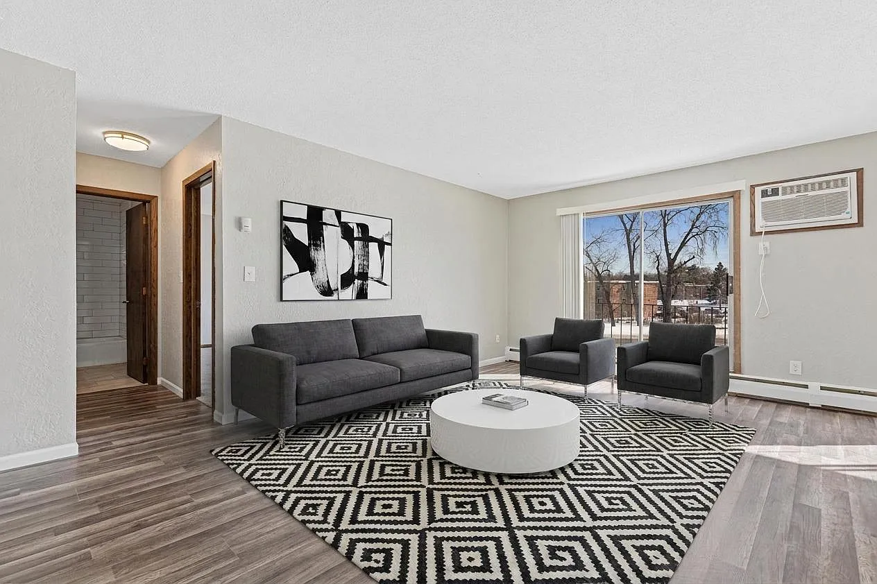 2 bed, 1.0 bath, 800 sqft, $1,395 — Photo 1