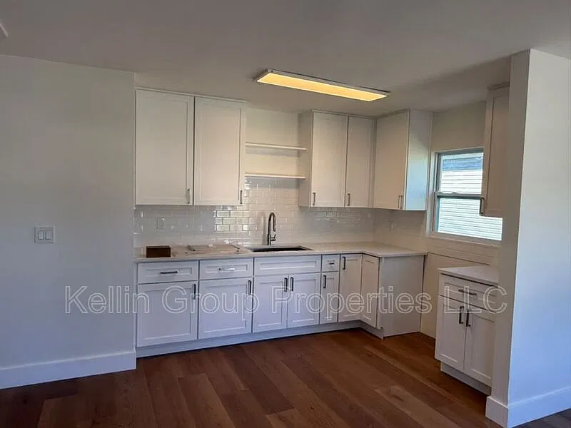2 bed, 1.0 bath, 885 sqft, $1,850 — Photo 3