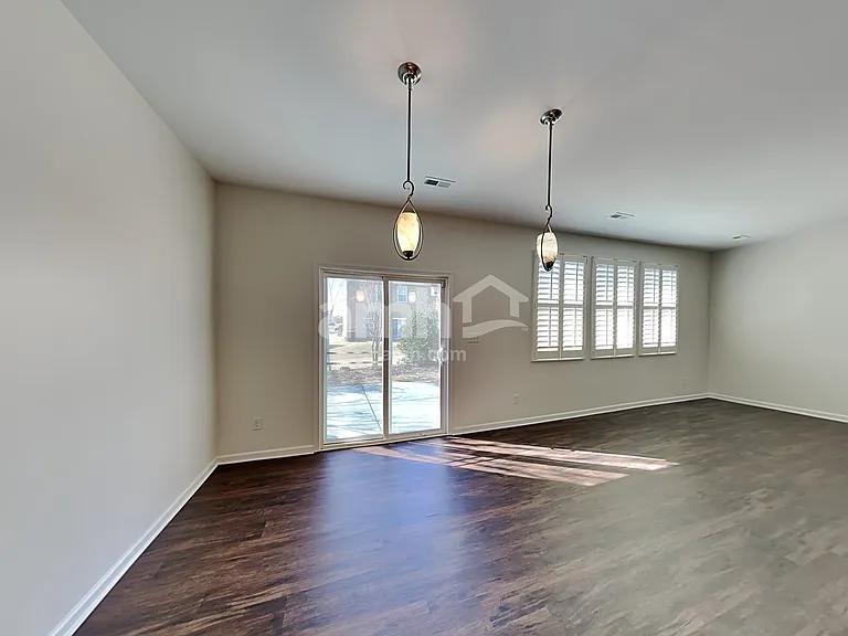 1009 Skillbeck Rd — Photo 5