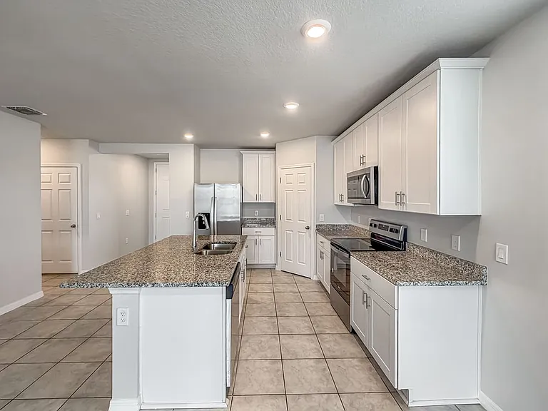 865 Teton St — Photo 3