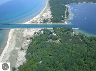 9017 Lakeside Ave, Onekama, MI 49675