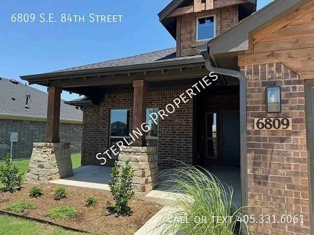 Building Photo - 6809 SE 84th St
