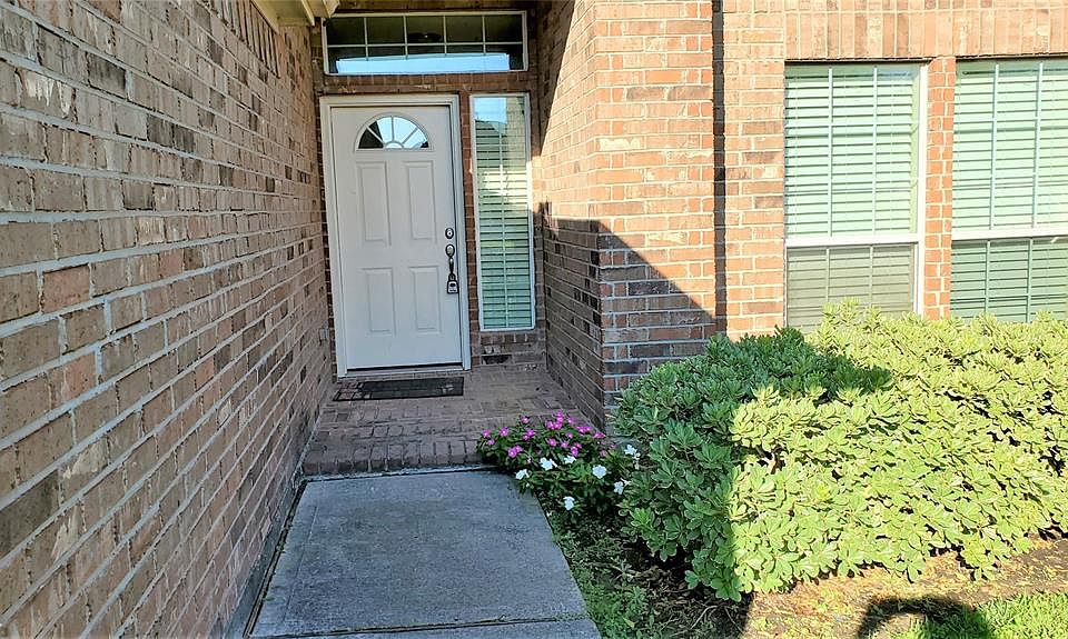 1st image of 3818 Elderberry Dr