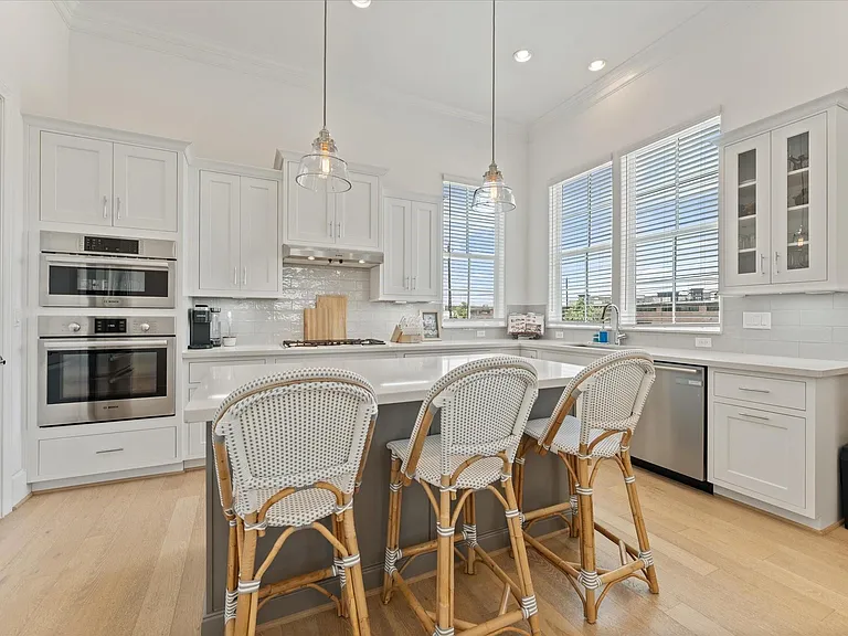2602 Cottage Grove Green Dr — Photo 14
