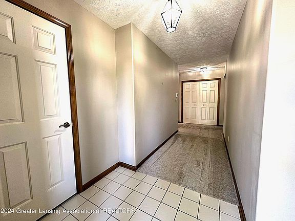 5th image of 606 White Pine Blvd #14