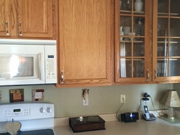 New appliances, new floors in kitchen