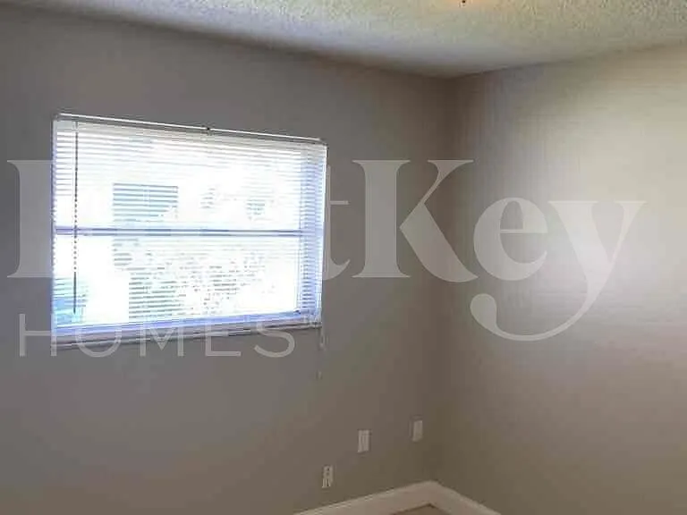 11410 NW 40th Pl — Photo 6