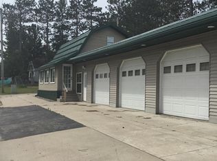 1002 7th Aly, Crivitz, WI 54114