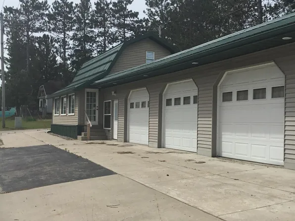 1002 7th Aly, Crivitz, WI 54114