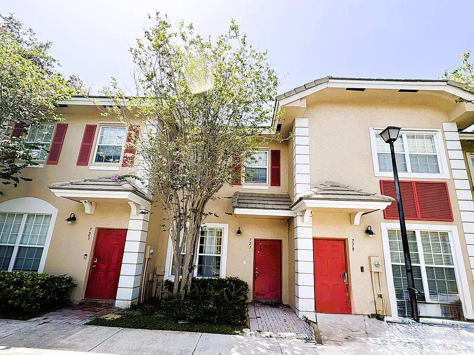 721 NW 42nd Ave